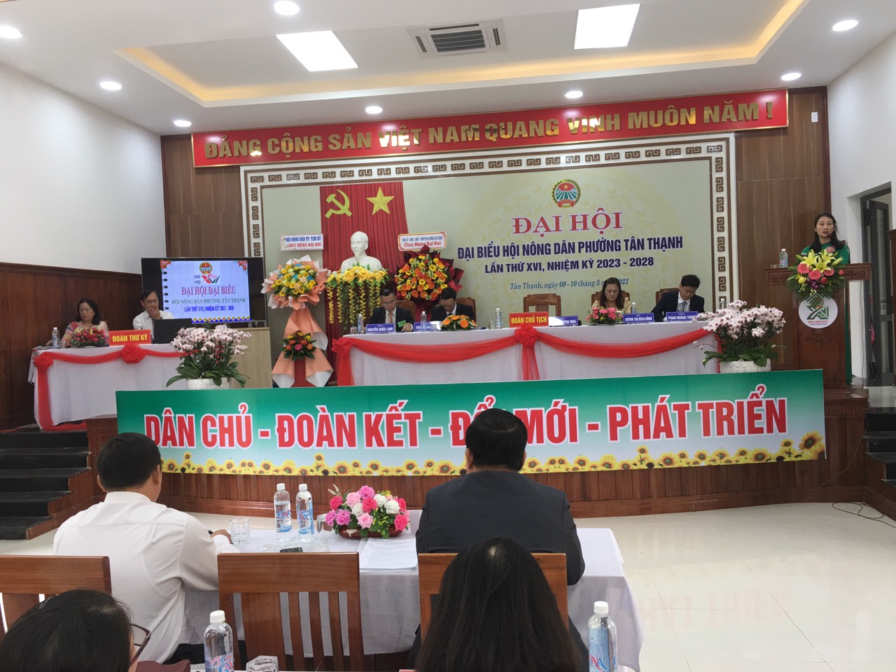 Quang cảnh đại hội